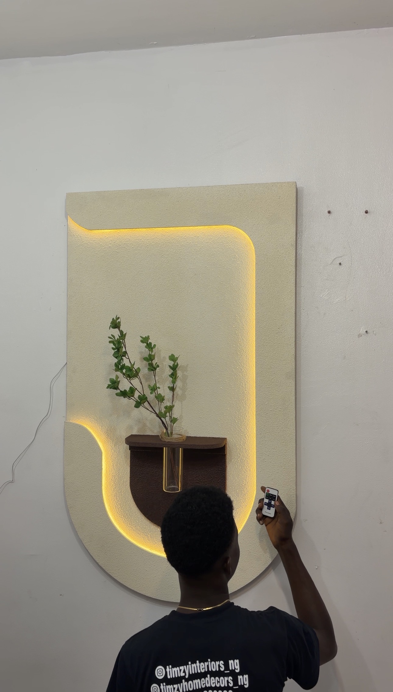 Screenshot Luxury Wall Art - Image 1